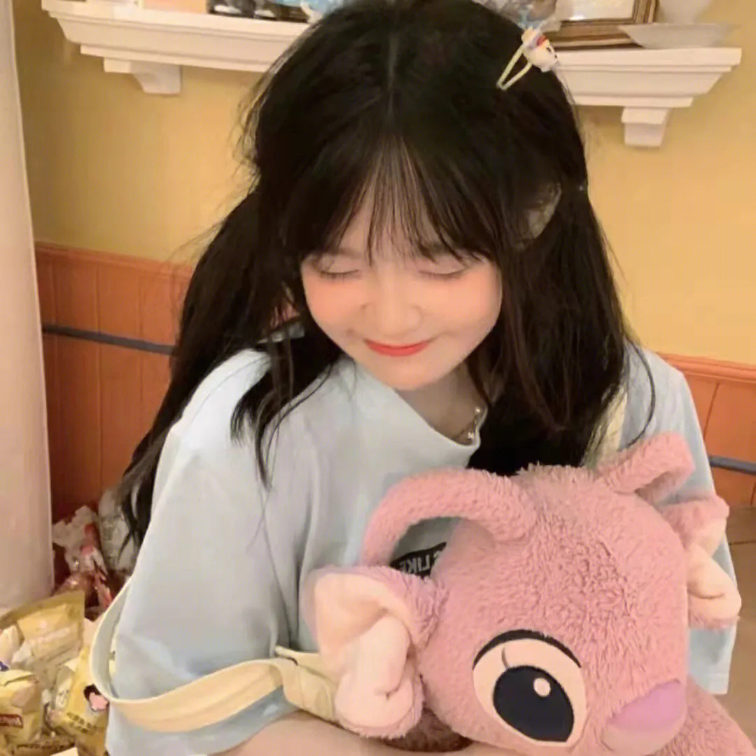 美娜,又换了头像?